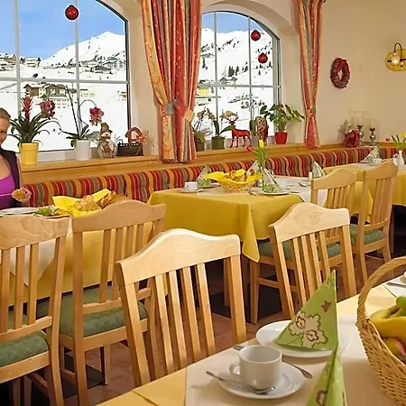& Auerhahn Hotel
