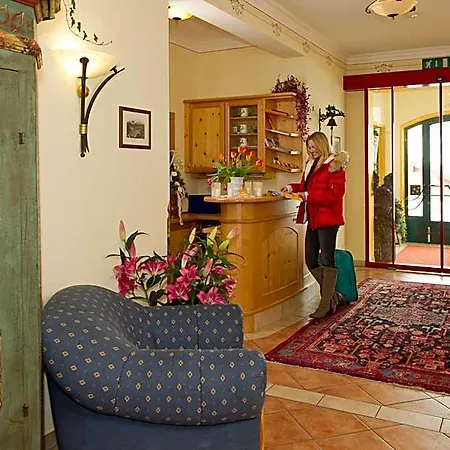 Hotel & Auerhahn 4*