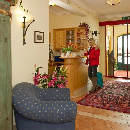 & Auerhahn Hotel